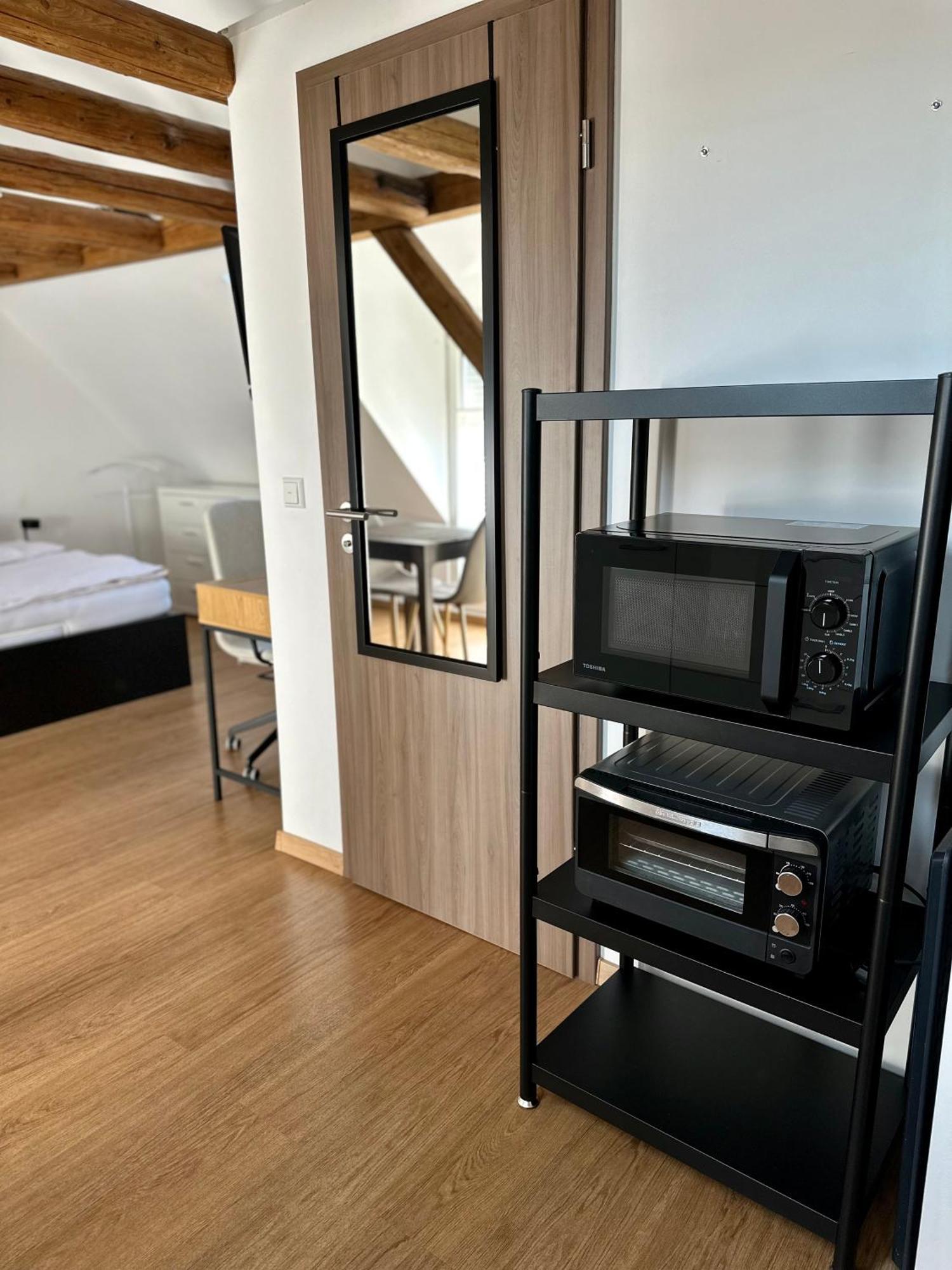 1 Zimmer Wohnung Dg Mit Klimaanlage Und Kleinen Balkon Oedheim Esterno foto