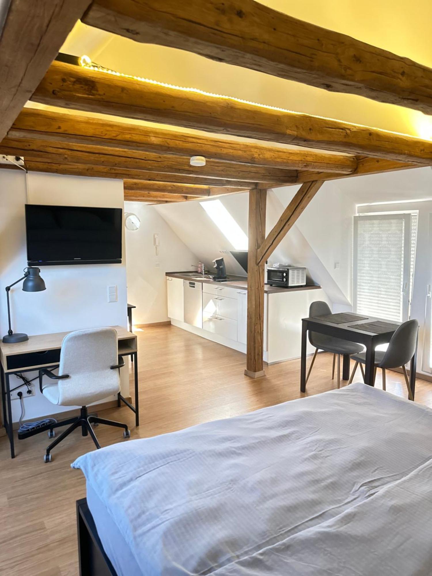 1 Zimmer Wohnung Dg Mit Klimaanlage Und Kleinen Balkon Oedheim Esterno foto